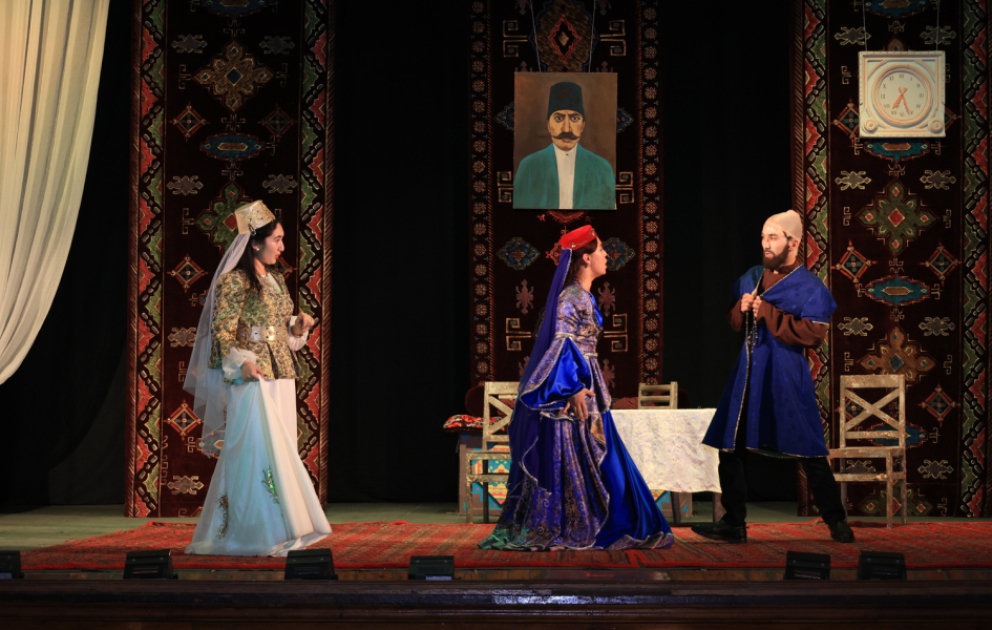 Azərbaycan ilk dəfə Özbəkistanda beynəlxalq teatr həftəliyində təmsil olunub VİDEO