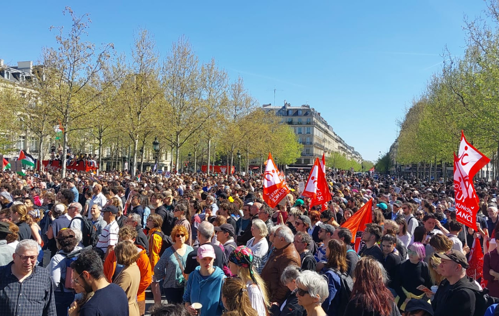 Paris: Fransada üç siyasi partiya bir-birinə qarşı etiraz nümayişi edib VİDEO