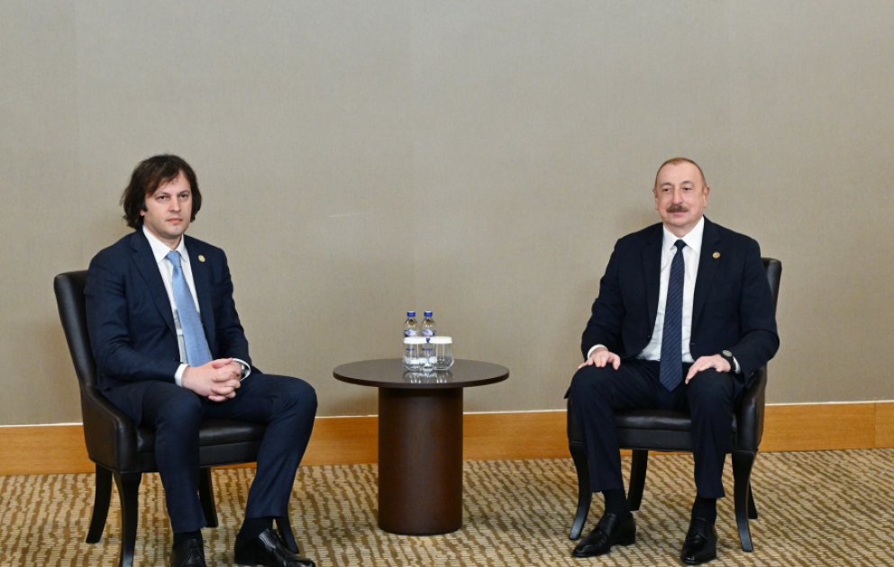 Prezident İlham Əliyev Antalyada Gürcüstanın Baş naziri İrakli Kobaxidze ilə görüşüb YENİLƏNİB  VİDEO