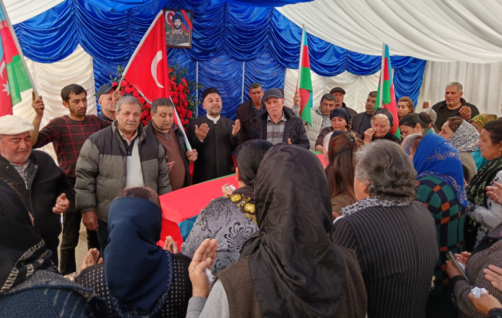 Şəhid Ələsgər Mirzəliyevin nəşinin qalıqları Cəbrayılda torpağa tapşırılıb VİDEO