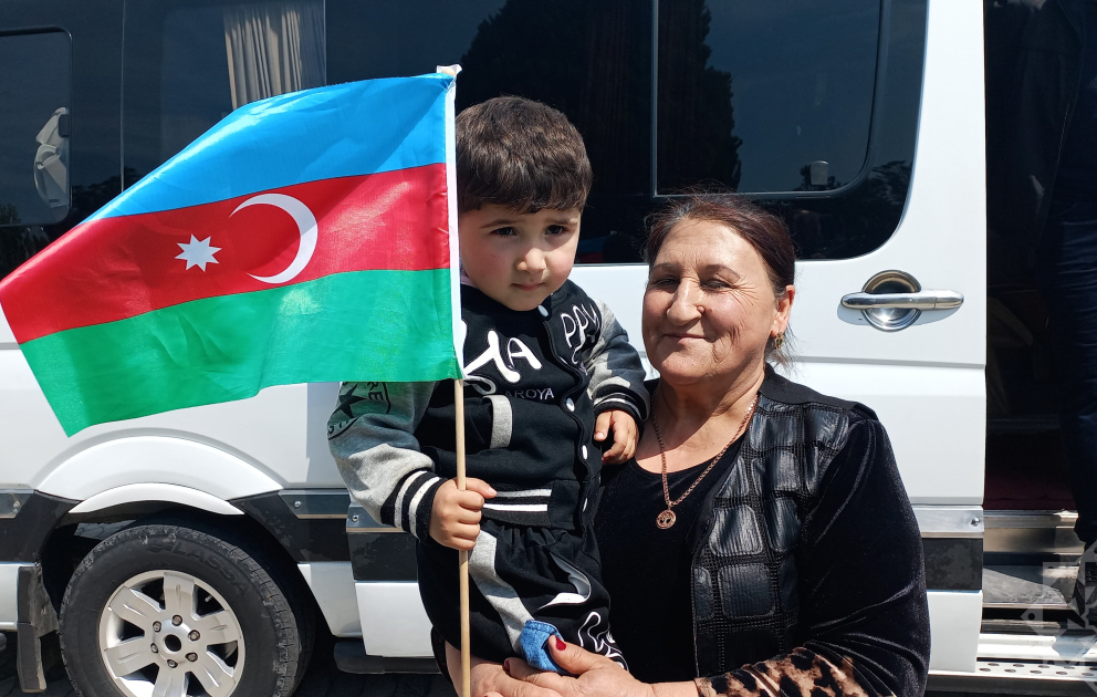 Həsənriz kəndində daha 20 ailəyə mənzillərin açarları təqdim olunub –  YENİLƏNİB 2 VİDEO