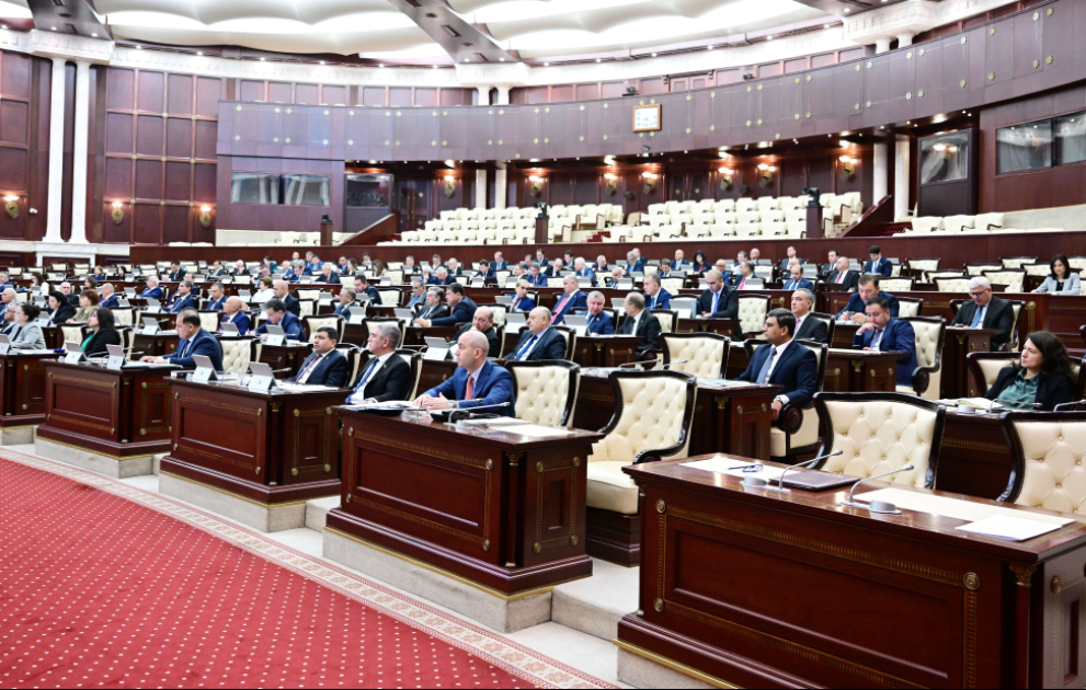 Milli Məclisin plenar iclasında 12 məsələ müzakirə edilib YENİLƏNİB  VİDEO