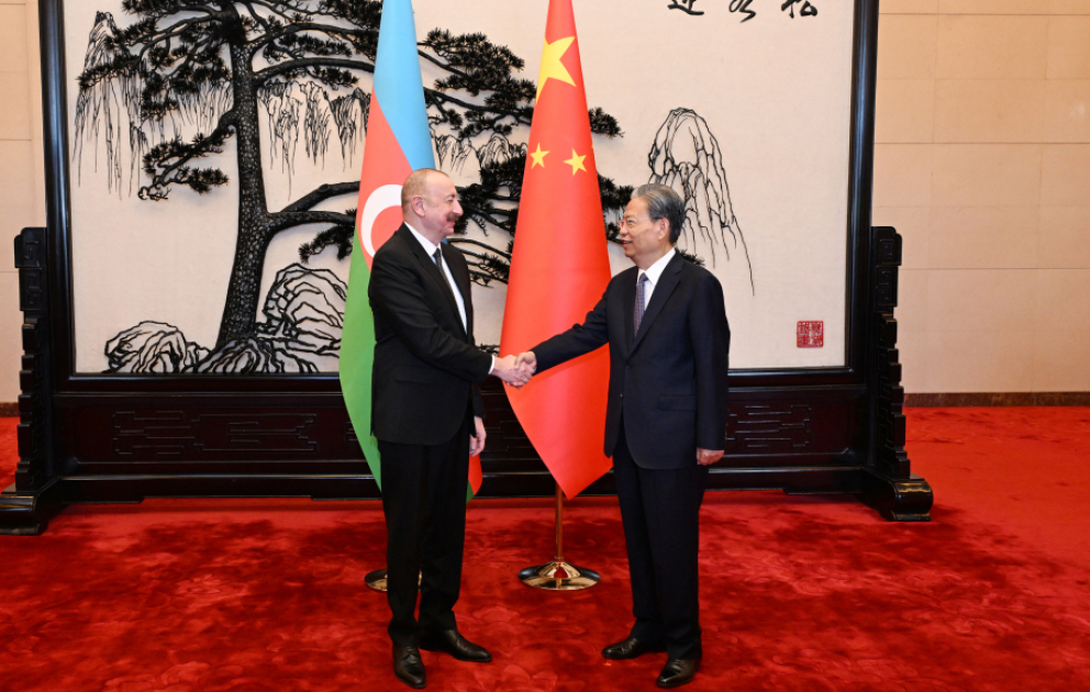 Präsident von Aserbaidschan Ilham Aliyev trifft Vorsitzenden des Ständigen Ausschusses des Nationalen Volkskongresses Chinas AKTUALISIERT VIDEO