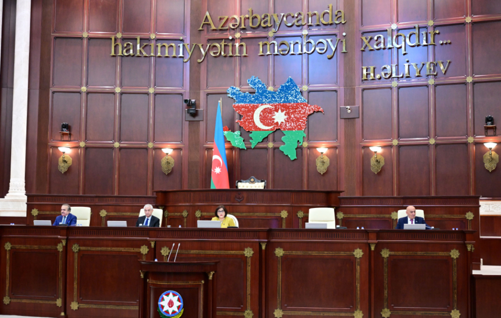 Milli Məclisin iclasında 13 məsələ müzakirə olunub VİDEO