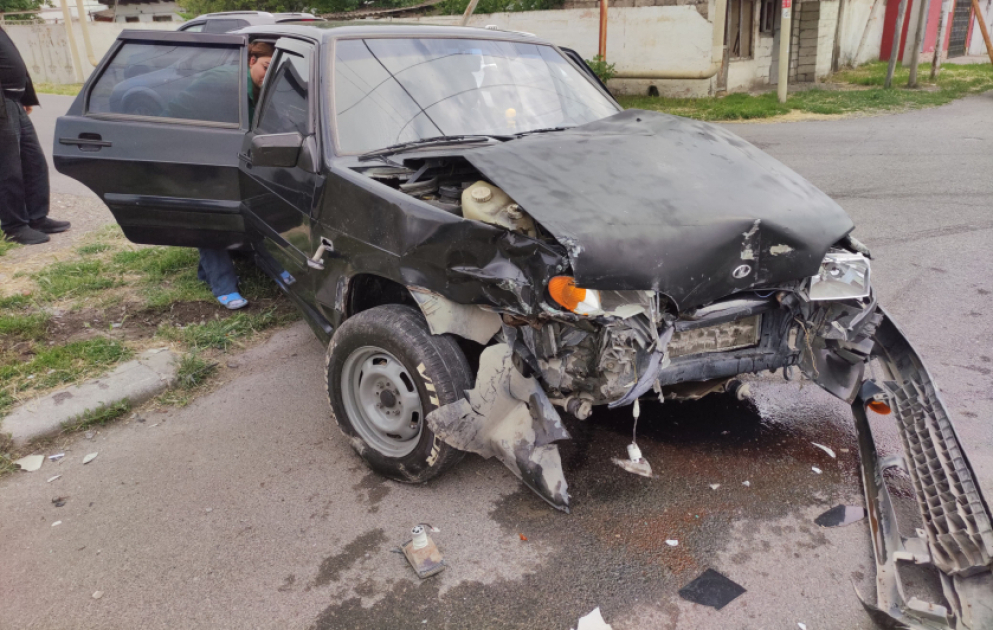 Xaçmazda iki minik avtomobili toqquşub, yaralananlar var VİDEO