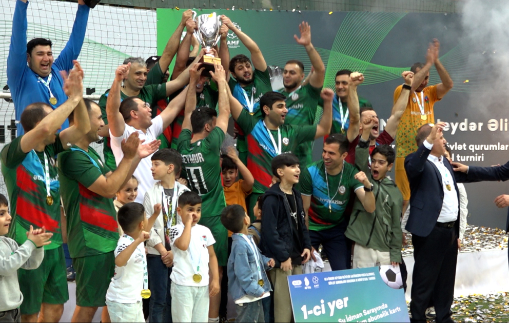 Ulu Öndər Heydər Əliyevin xatirəsinə həsr olunmuş minifutbol turnirinin qalibləri mükafatlandırılıb VİDEO