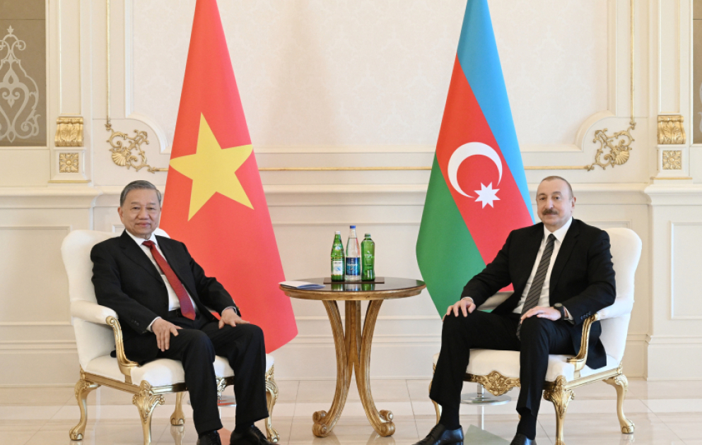 President Ilham Aliyev held limited format meeting with General Secretary of Central Committee of Communist Party of Vietnam VIDEO
