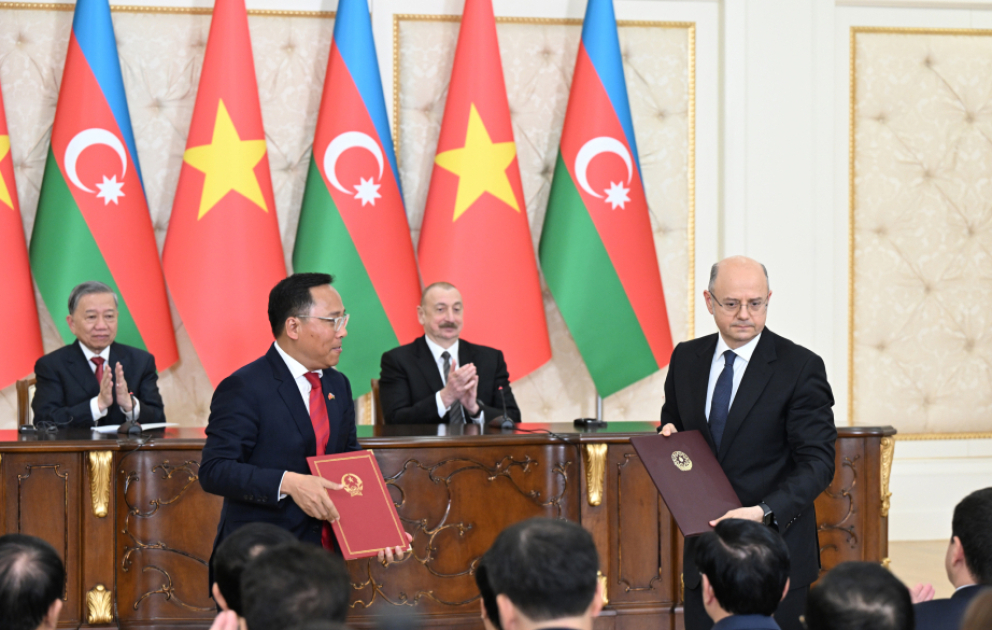 L’Azerbaïdjan et le Vietnam échangent des documents signés MIS A JOUR VIDEO