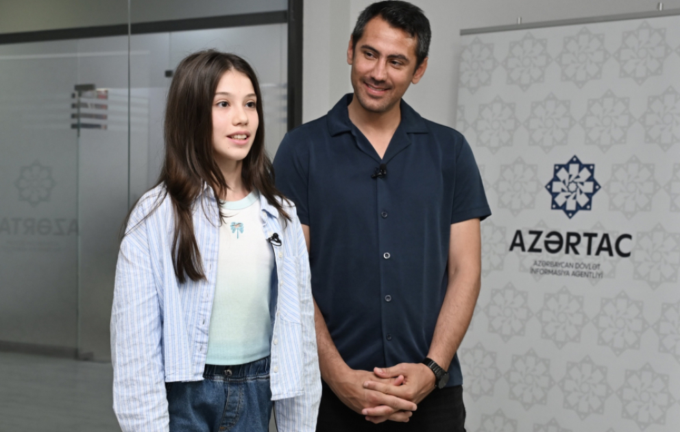 “Qarabağ”ın veteran futbolçusu: Qızımın yarışlarında çox həyəcan keçirirəm, hətta bəzilərini izləyə bilmirəm - MÜSAHİBƏ VİDEO