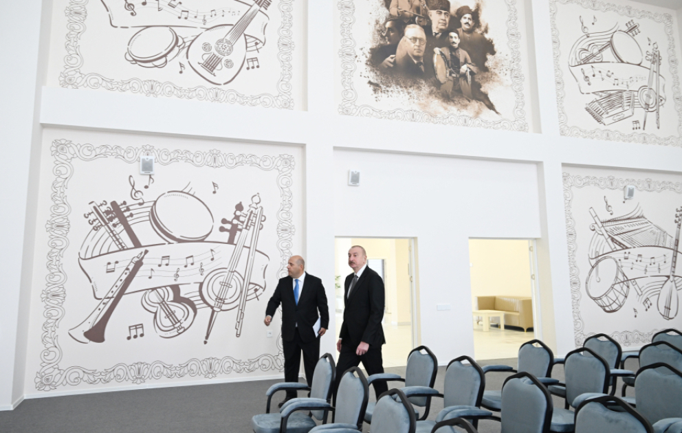 Aghdam: Präsident Ilham Aliyev lernt im Dorf Kangarli neu gebautes Gemeinde- und Kulturzentrum kennen VIDEO