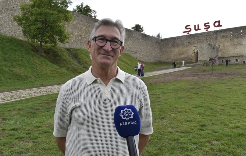 Qarabağa səfər edən avstraliyalı vəkil: Hər yerdə sürətli yenidənqurma işləri gedir VİDEO