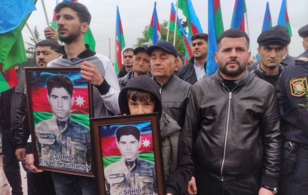Otuz iki il əvvəl şəhidlik zirvəsinə ucalan döyüşçü Qubada dəfn olunub VİDEO