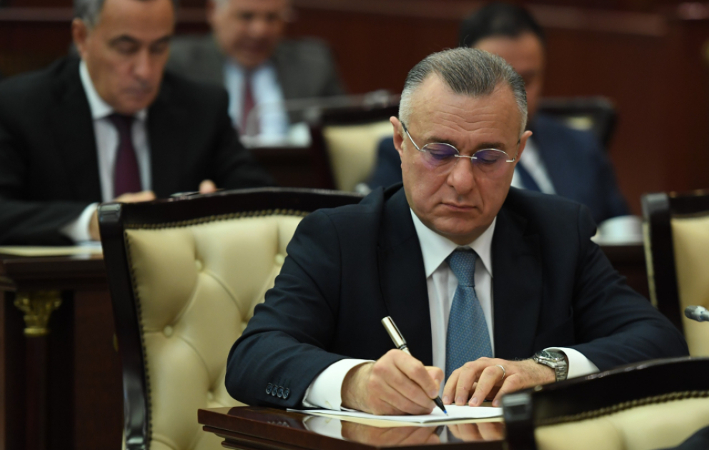 Teymur Musayev: Tibb mütəxəssislərinin sertifikasiyası üzrə imtahan qaydaları və suallar bazası yenilənir VİDEO
