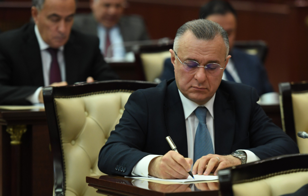Səhiyyə naziri: Sertifikasiya imtahanından keçməyən işçinin 6 ay müddətində iş yeri ilə yanaşı, aylıq vəzifə maaşının saxlanılması təklif olunur VİDEO