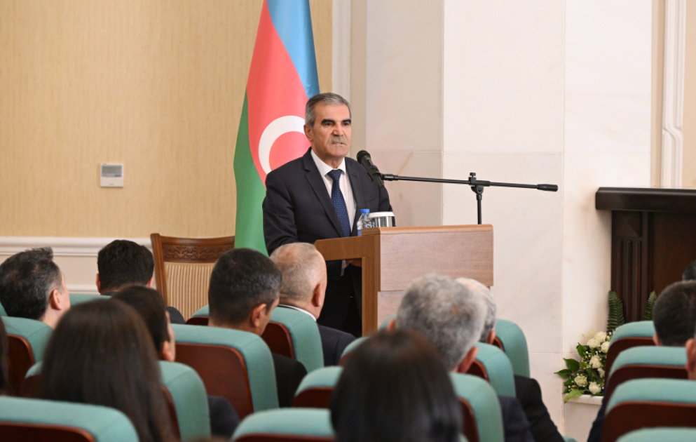 “Konstitusiya və Suverenlik İli”nə həsr olunmuş “Dayanıqlı iqtisadiyyatda rəqabətin rolu” mövzusunda tədbir keçirilib - YENİLƏNİB VİDEO
