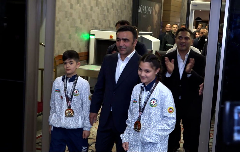 Dünya çempionatında yüksək nəticələr əldə edən kunq-fu üzrə Azərbaycan millisi Vətənə qayıdıb VİDEO