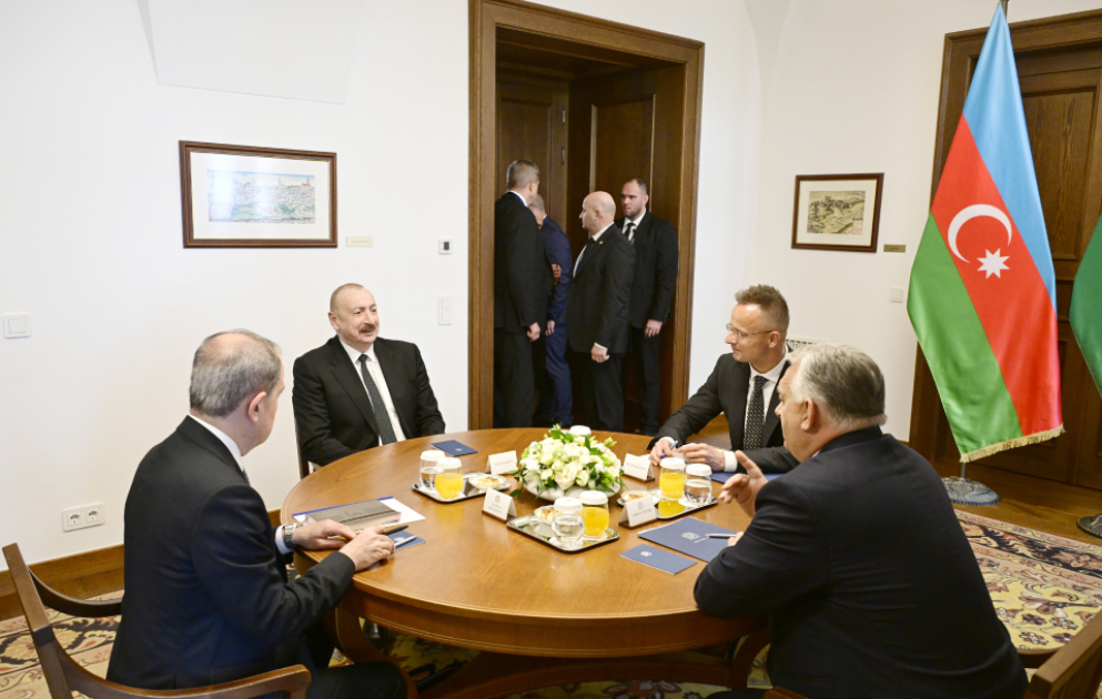Aserbaidschans Präsident Ilham Aliyev und Ungarns Premierminister treffen sich in Budapest im engen Kreis VIDEO