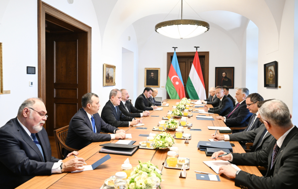 Budapeştdə Azərbaycan Prezidenti İlham Əliyevin Macarıstanın Baş naziri ilə geniş tərkibdə görüşü olub YENİLƏNİB  VİDEO