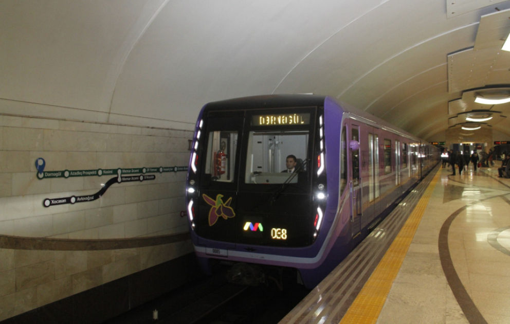 Bakı metrosunun pik saatlarında interval azaldılıb VİDEO