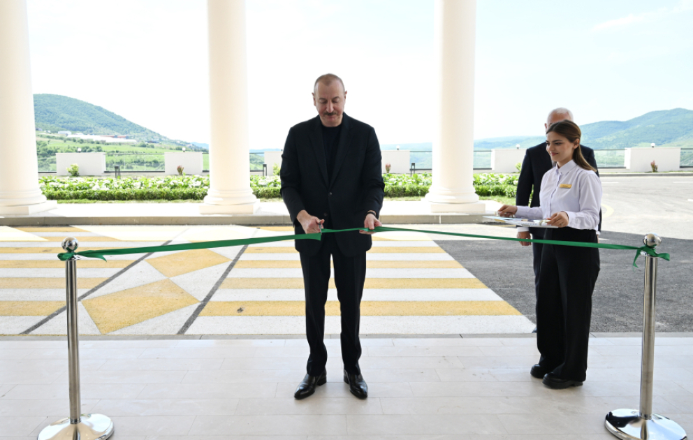 Präsident Ilham Aliyev eröffnet Erholungskomplex „Latschin“ VIDEO