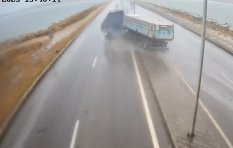 Böyükşor qəsəbəsində baş verən yol-nəqliyyat hadisəsində 3 nəfər ölüb VİDEO