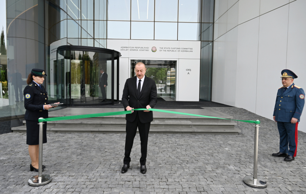Prezident İlham Əliyev Dövlət Gömrük Komitəsinin yeni inzibati binasının açılışında iştirak edib VİDEO