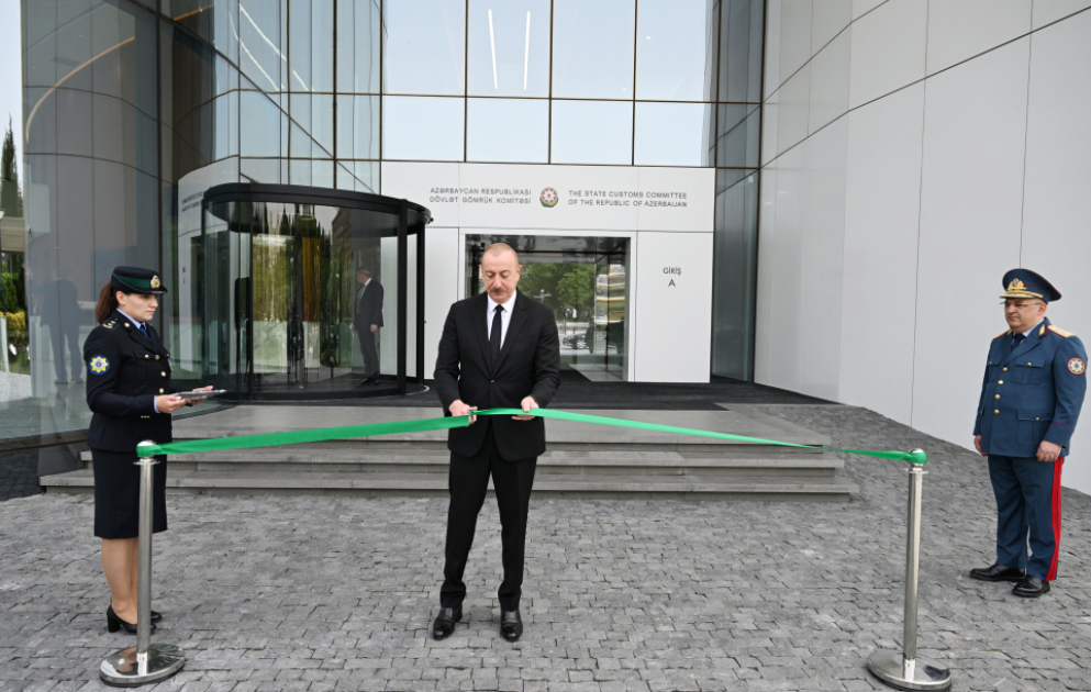 Le président de la République participe à l’inauguration du nouveau bâtiment administratif du Comité national des douanes VIDEO
