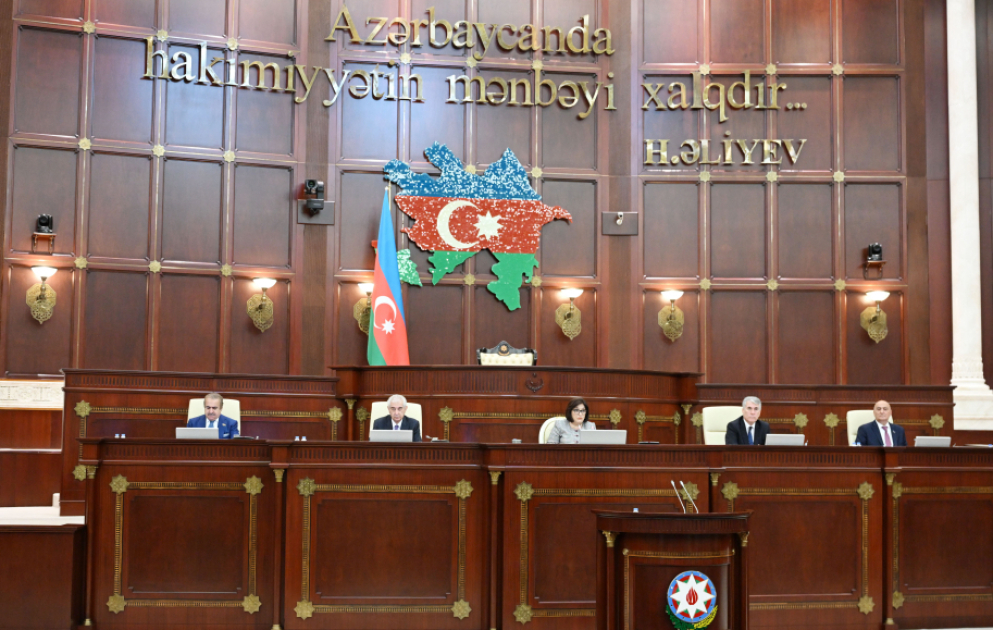 Milli Məclisin plenar iclasında 12 məsələ müzakirə edilib YENİLƏNİB  VİDEO