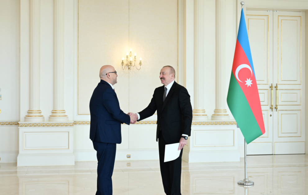 Aserbaidschans Präsident Ilham Aliyev nimmt Beglaubigungsschreiben des neuen palästinensischen Botschafters entgegen VIDEO