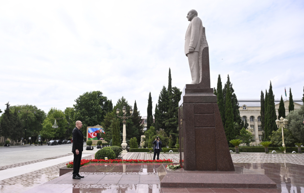 Präsident Ilham Aliyev besucht Region Yevlakh VIDEO