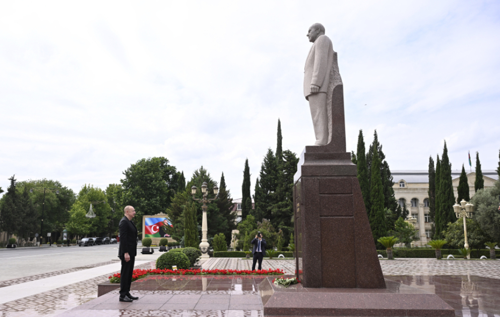 Déplacement du président de la République dans la région de Yevlakh VIDEO