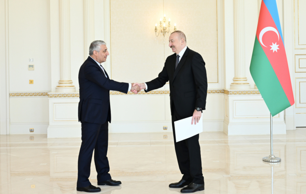 Le président Aliyev reçoit les lettres de créance au nouvel ambassadeur d’Iran en Azerbaïdjan VIDEO