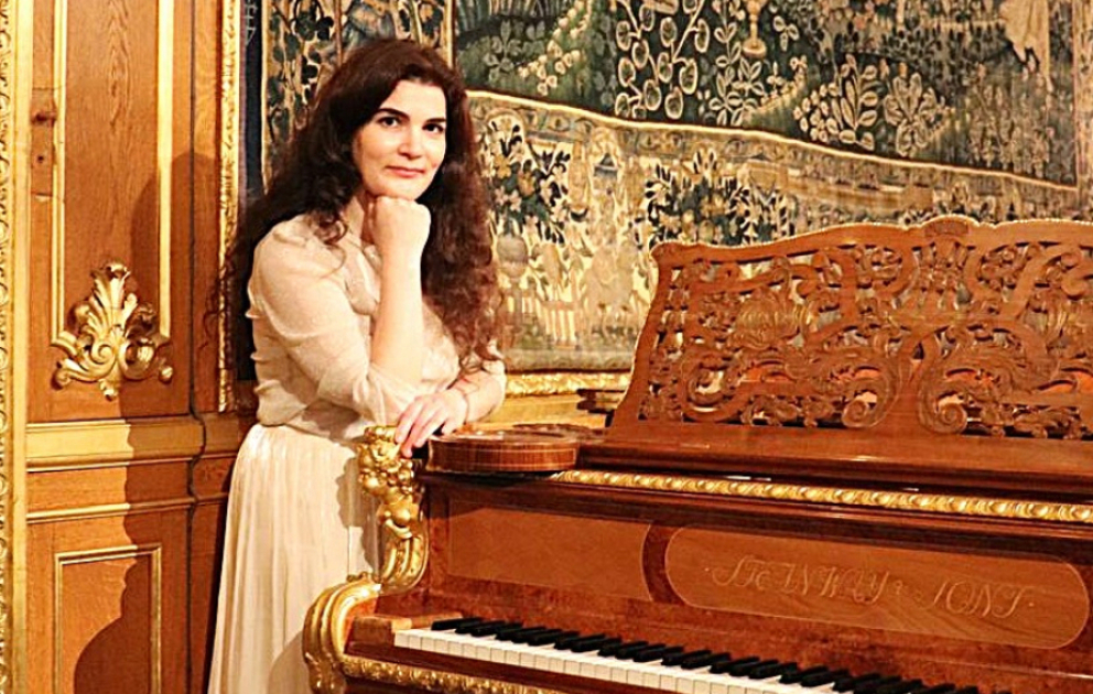 Aynur Məlikova: Əsas məqsədlərimdən bir Azərbaycan musiqisini təmsil etmək və populyarlaşdırmaqdır MÜSAHİBƏ  VİDEO