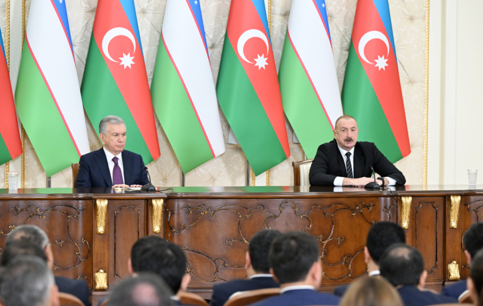 Les présidents Ilham Aliyev et Chavkat Mirzioïev font des déclarations à la presse MIS A JOUR 3 VIDEO