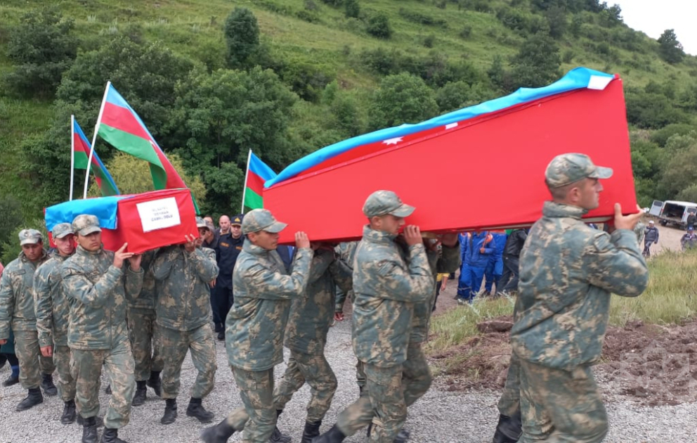 Birinci Qarabağ müharibəsində itkin düşən üç şəhid Kəlbəcərdə dəfn edilib – YENİLƏNİB FOTO VİDEO