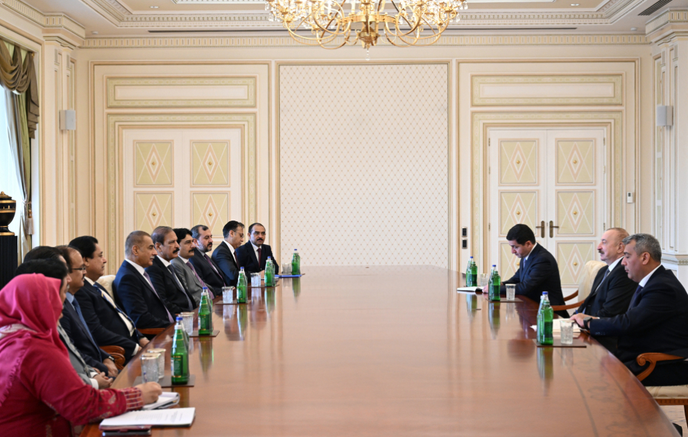 Prezident İlham Əliyev Pakistan Milli Assambleyası sədrinin başçılıq etdiyi nümayəndə heyətini qəbul edib VİDEO