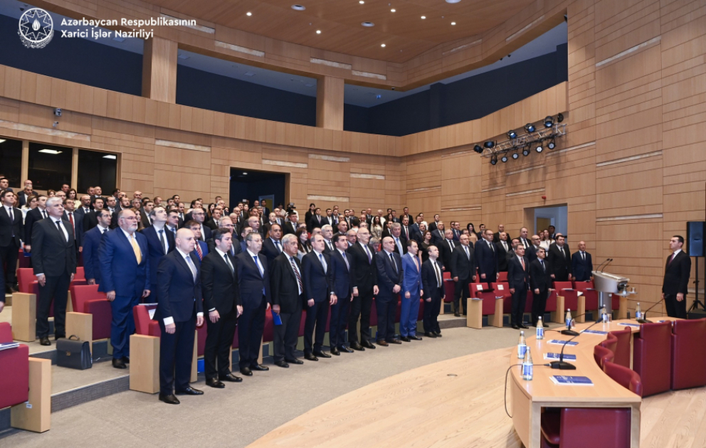 “Azərbaycanın xarici siyasəti suverenliyin bərpasından sonra: prioritetlər və çağırışlar” mövzusunda IX müşavirənin açılışı olub  YENİLƏNİB VİDEO