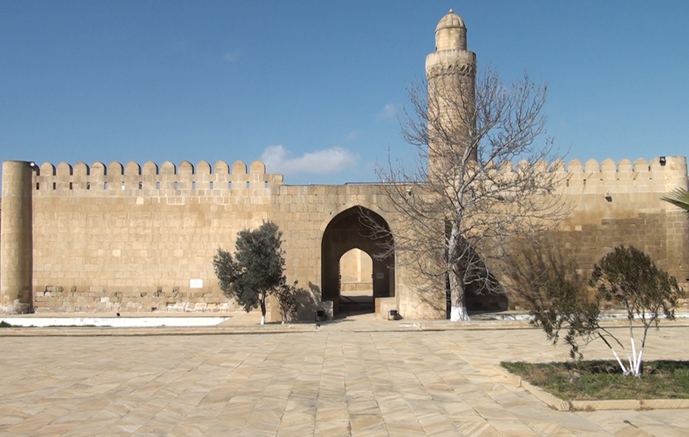 Pir-Hussein-Khangah, dessen Zierkacheln von Armeniern gestohlen wurden VIDEO