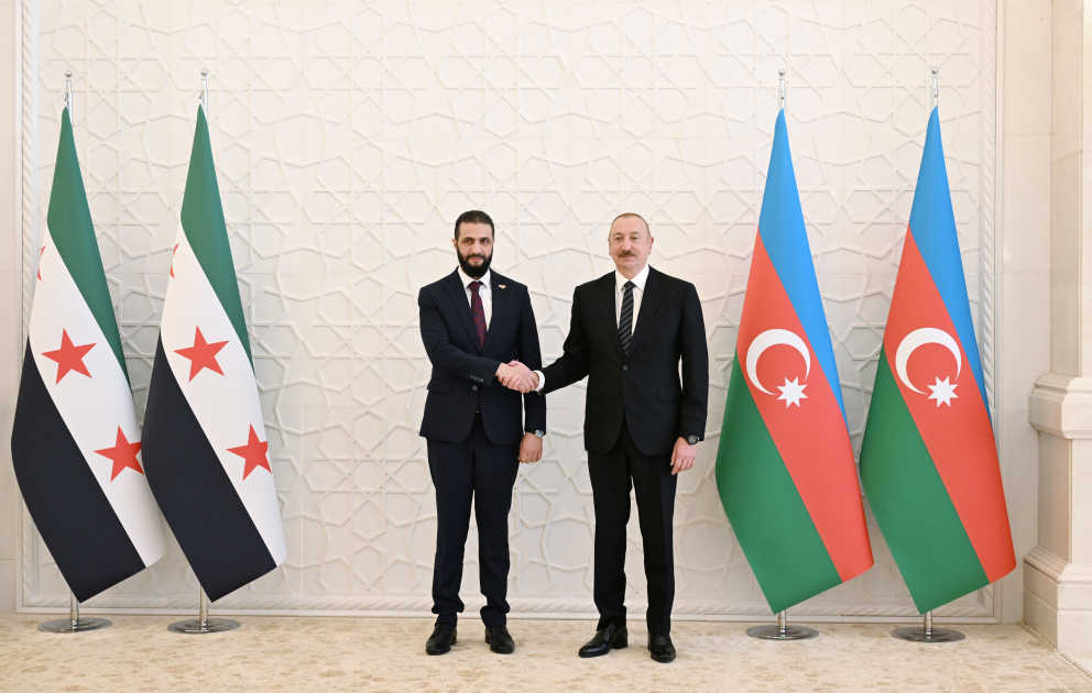 Prezident İlham Əliyevin Suriyanın keçid dövrü Prezidenti ilə görüşü olub YENİLƏNİB  VİDEO