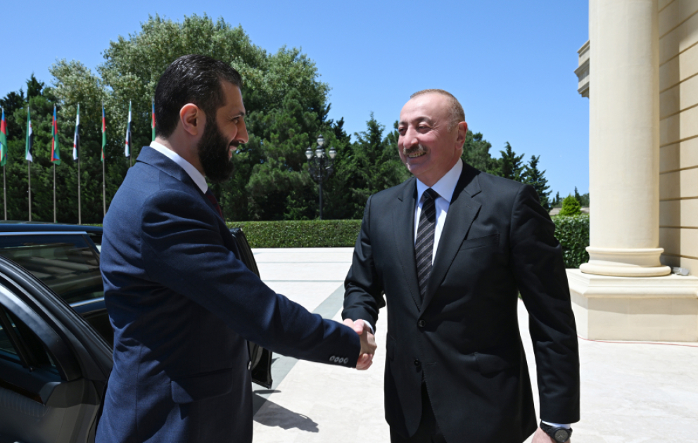 President Ilham Aliyev met with Transitional President of Syria VIDEO