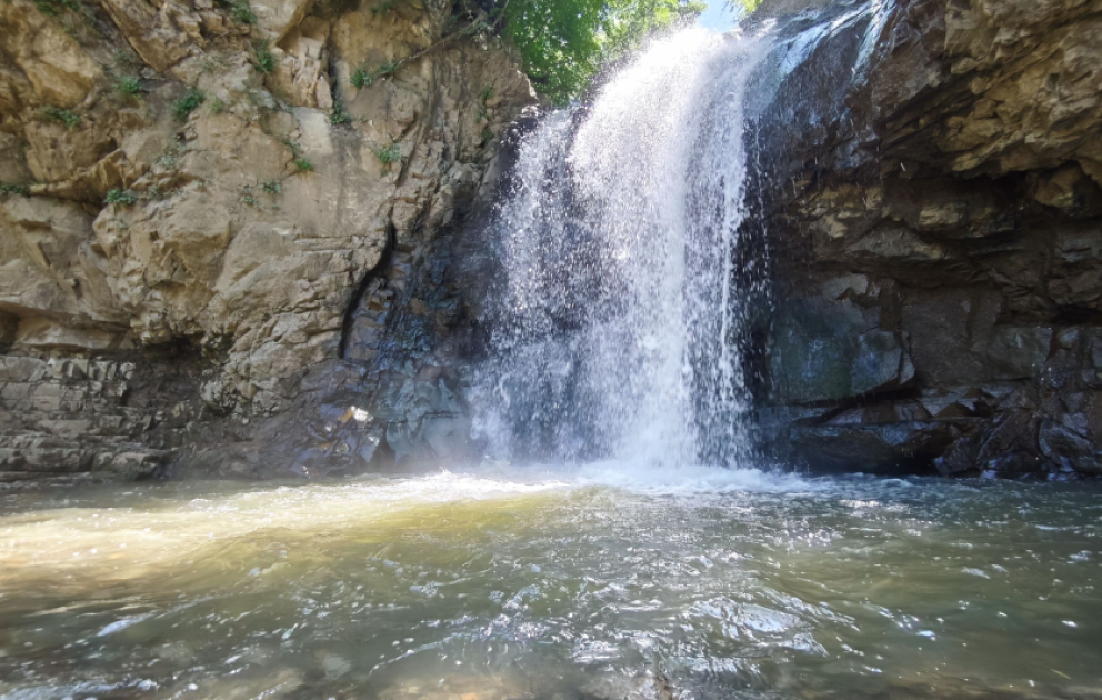 Mysterious natural gem: Amirvar Waterfall in Dashkasan VIDEO