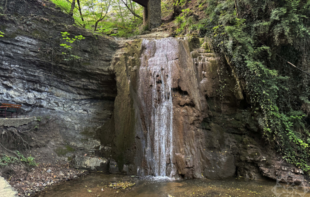Naturschönheit von Yardimli - Wasserfall “Täk dam“ VIDEO