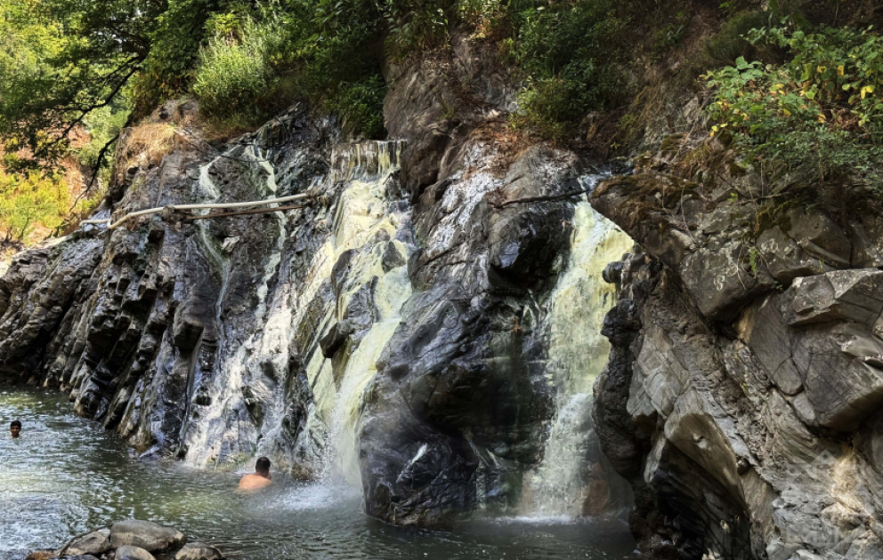 Healing from the rock: Masalli's famous spring water Istisu VIDEO