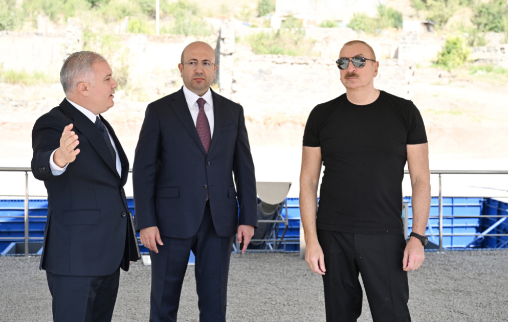 Prezident İlham Əliyev Kəlbəcər şəhər parkının təməlini qoyub YENİLƏNİB  VİDEO
