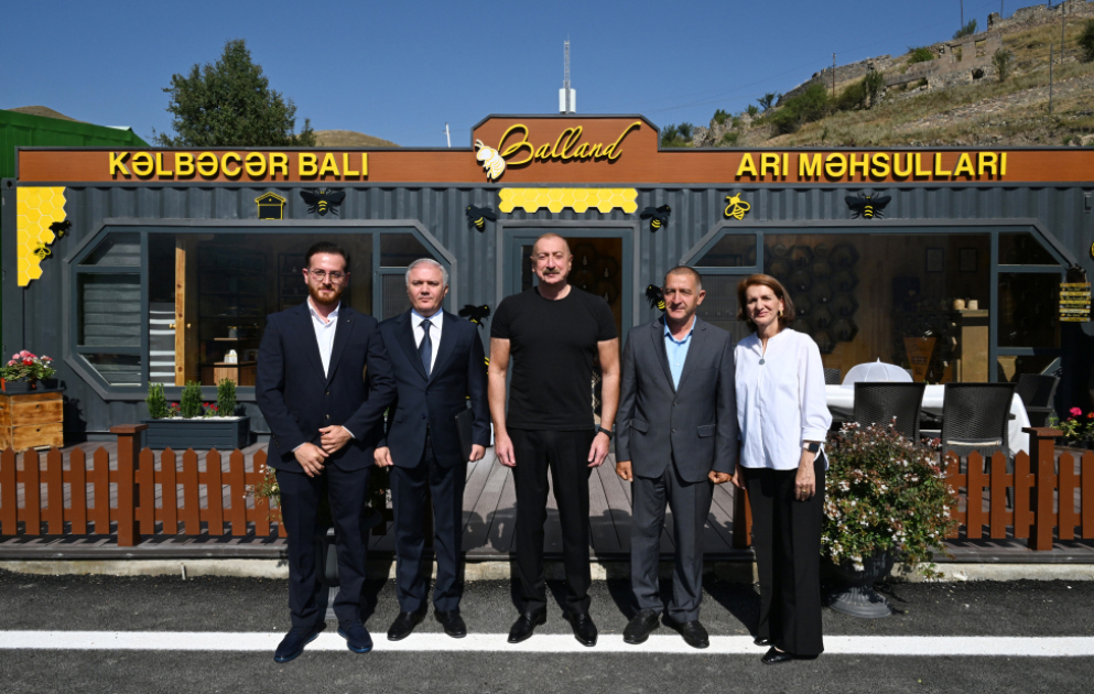 Le président Ilham Aliyev prend part à l’inauguration du magasin de miel, d'abeilles et de produits apicoles « Balland - Kelbedjer » MIS A JOUR  VIDEO