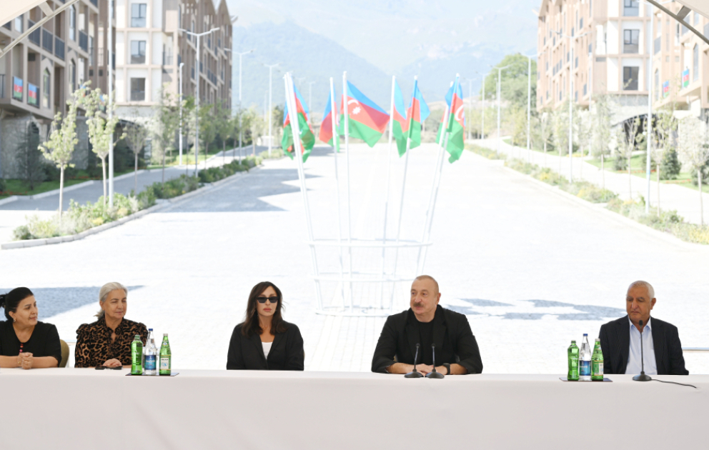 President Ilham Aliyev met with Kalbajar residents and presented apartment keys VIDEO