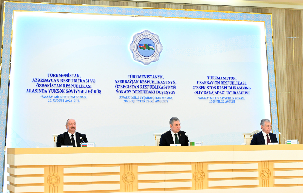 Cérémonie de signature des documents s'est tenue à Turkmenbachi en présence des dirigeants azerbaïdjanais, turkmène et ouzbek MIS A JOUR VIDEO