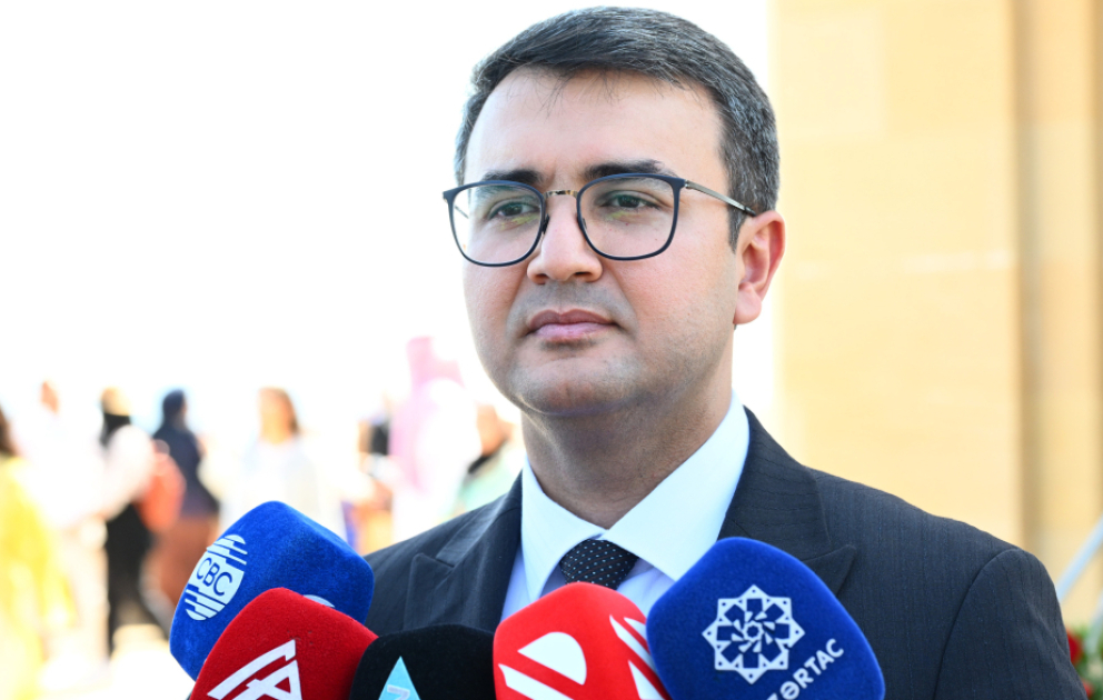 Rəvan Həsənov: Azərbaycanın sülh addımları xarici ölkələrin gənclərini daha çox maraqlandırır VİDEO