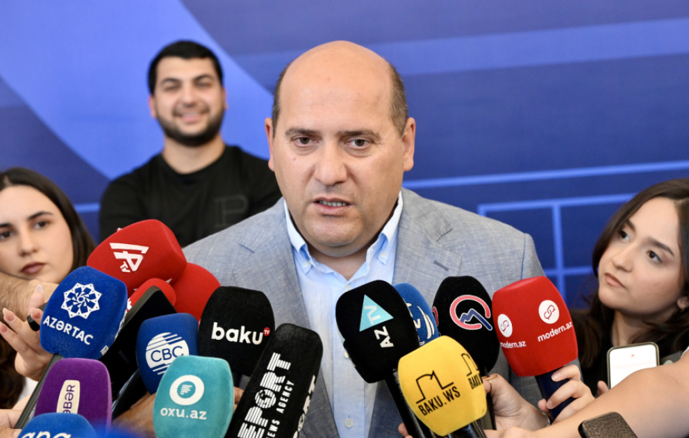 Emin Hüseynov: Ağdam Avtovağzal və Dəmir Yolu Vağzalının digər özəlliyi odur ki, ölkədə ilk dəfə olaraq qatar daxili platformaya daxil olur VİDEO