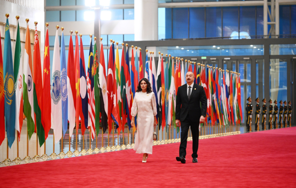 Un banquet offert en l’honneur des chefs d’État et de gouvernement ainsi que de leurs épouses à Tianjin VIDEO